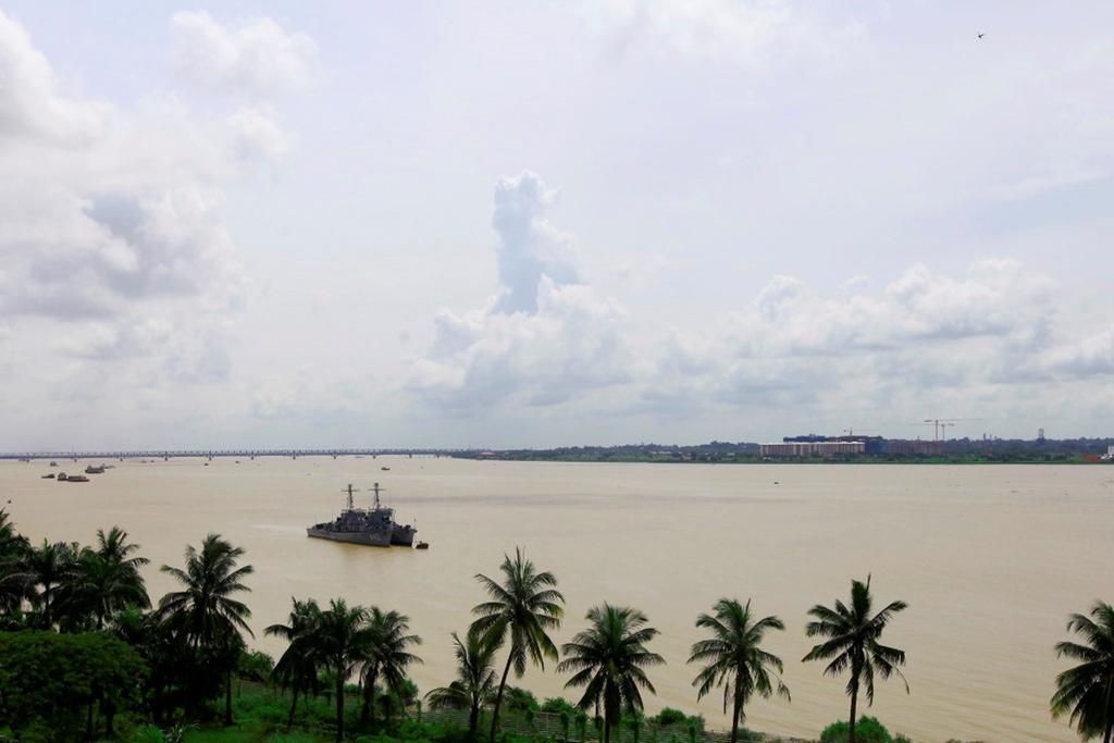 Hotel Novel Yangon Dış mekan fotoğraf