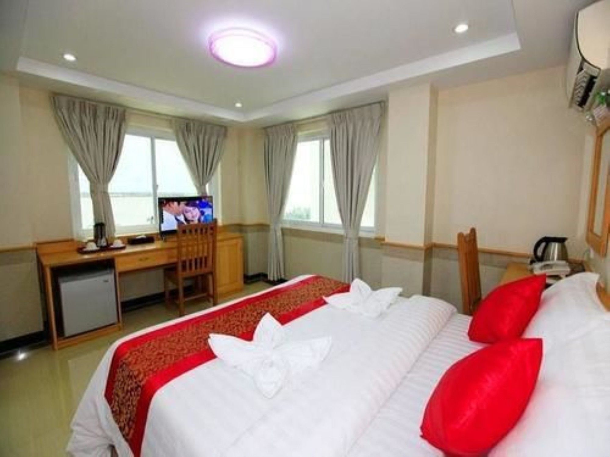 Hotel Novel Yangon Dış mekan fotoğraf