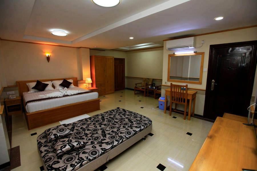Hotel Novel Yangon Dış mekan fotoğraf